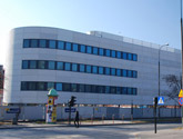 Centrum Informatyki AGH Kraków. Fasada wentylowana z płyt z betonu [fibre C] na systemie Wido-Inv.
